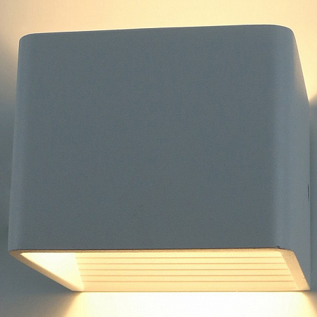 Накладной светильник Arte Lamp A1423 A1423AP-1WH Накладной светильник Arte Lamp A1423 A1423AP-1WH